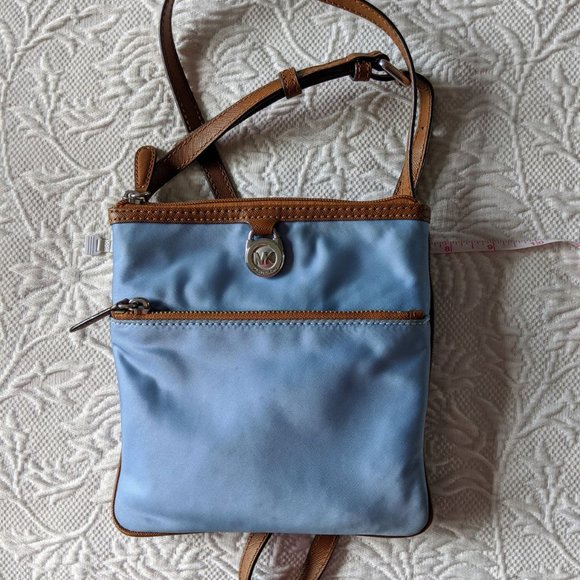 Michael Kors * Kempton Small Pocket Crossbody Bag - Picture 3 of 11